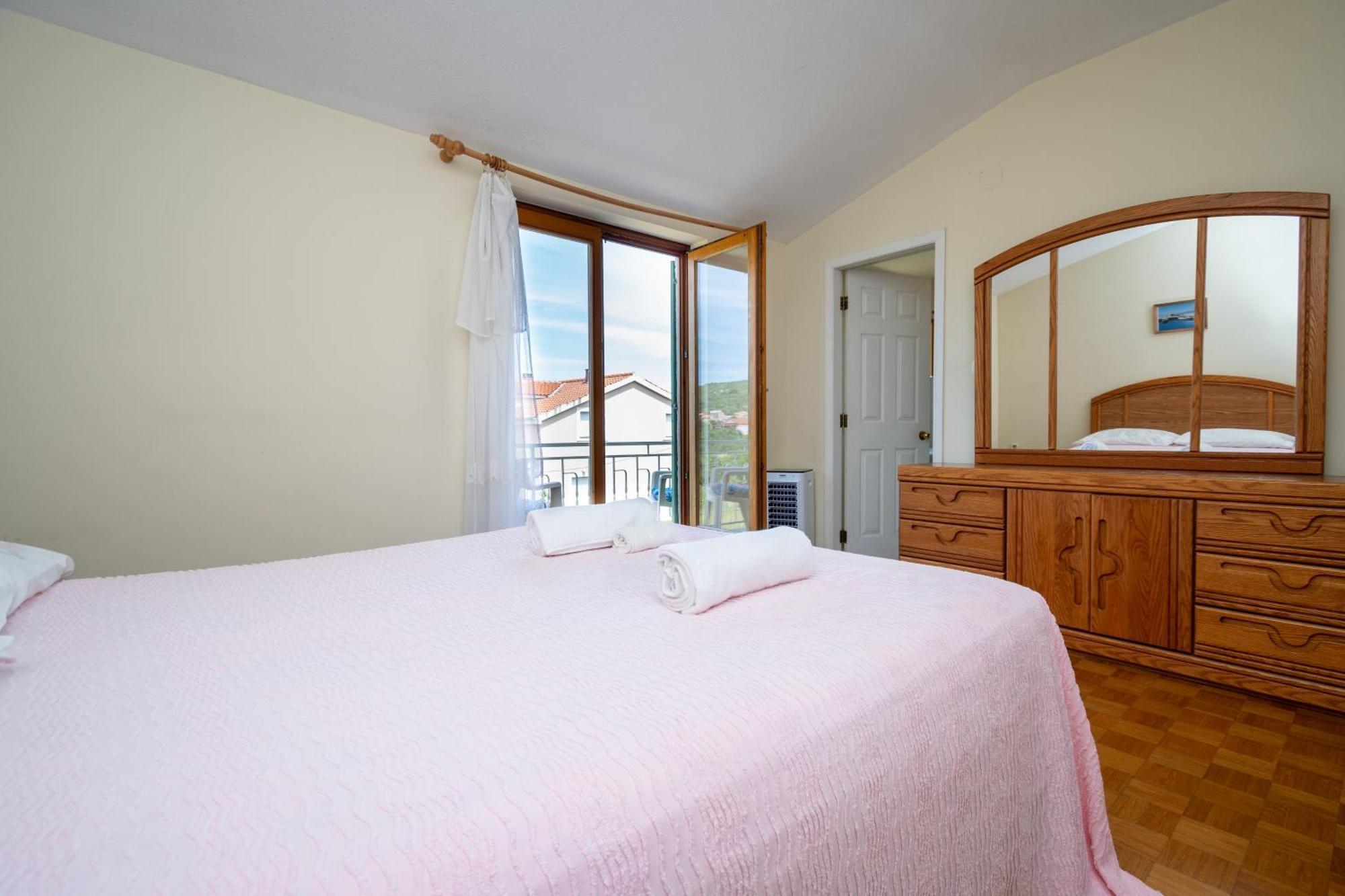 Apartments And Rooms By The Sea Mrljane, Pasman - 327 Nevidane Номер фото